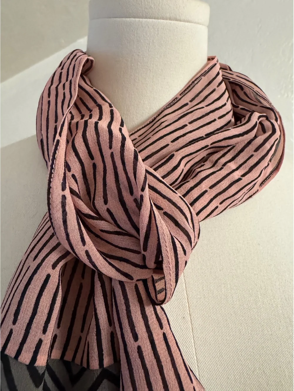 Kavtta 100% Silk Geometric Scarf Pink Gray Black
